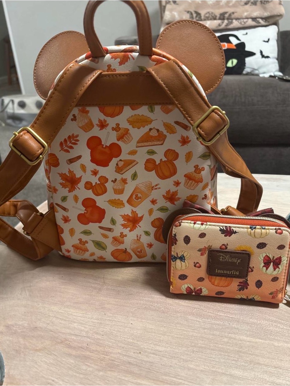 Loungefly Disney Pumpkin and Leaves Backpack - Picture 2 of 4